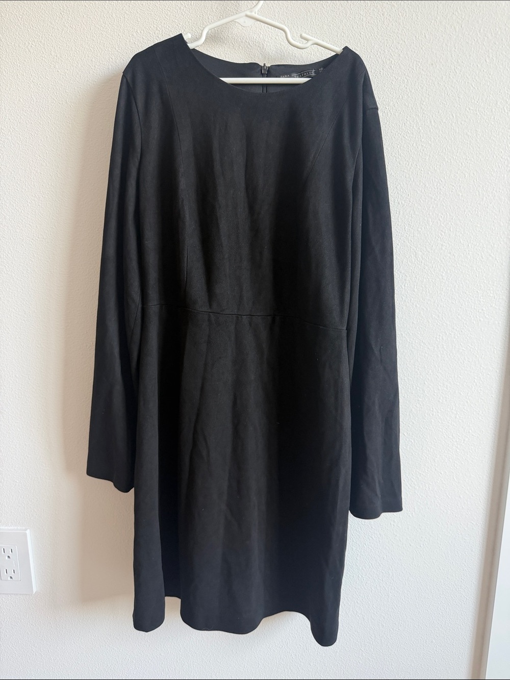 Zara Black Long-Sleeve Shift Dress